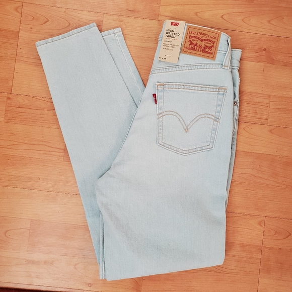 Levi's Taper High Waisted Rise Jeans - Picture 11 of 11